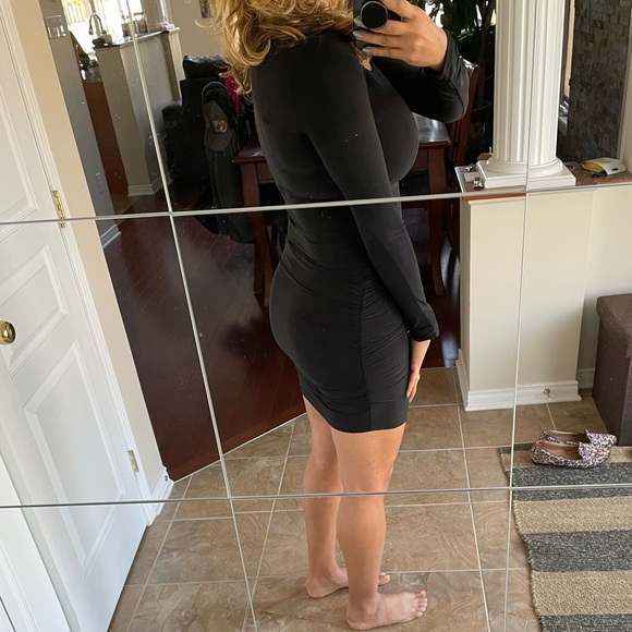 Keyhole little black dress - Picture 2 of 3